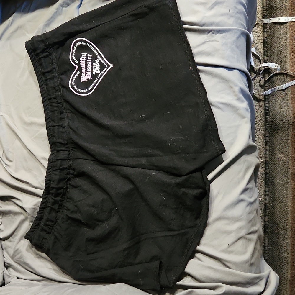 Beautiful Disaster Shorts - Picture 2 of 6